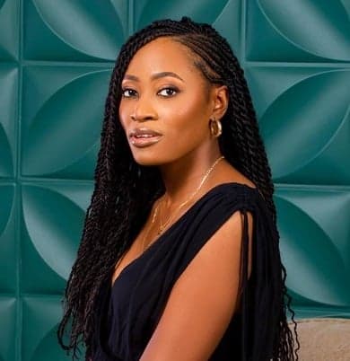 StƩphanie Mbida